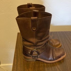 Dingo Brown Heeled Boots